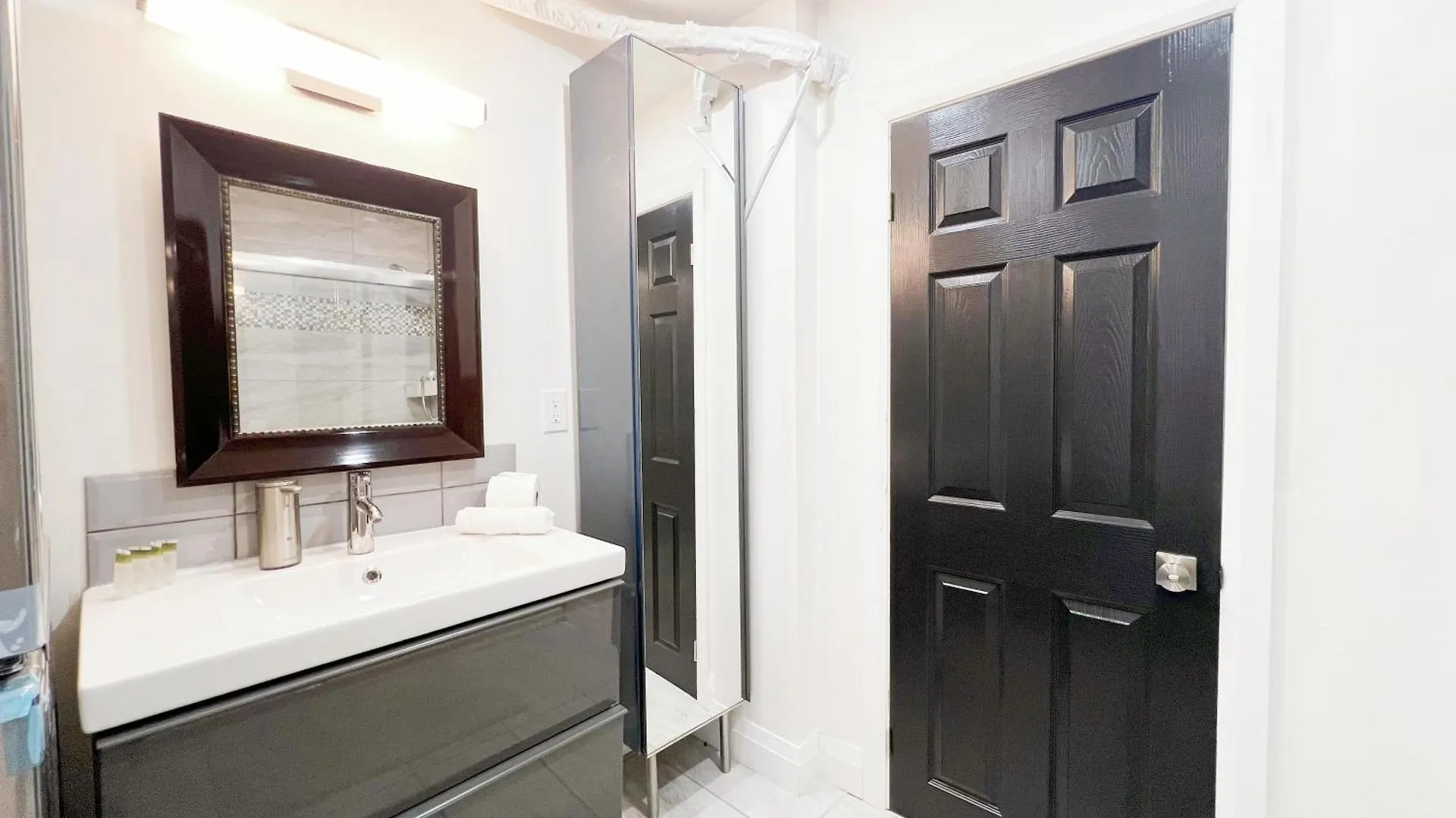 Vihome-22M- Cozy Nice Townhouse In Dt Toronto Near Wellesley And Jarvis
