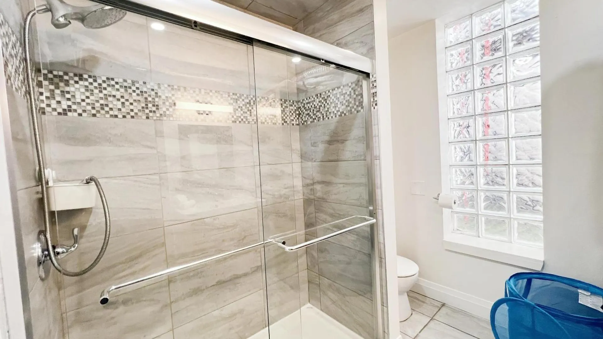 Homestay Vihome-22M- Cozy Nice Townhouse In Dt Toronto Near Wellesley And Jarvis