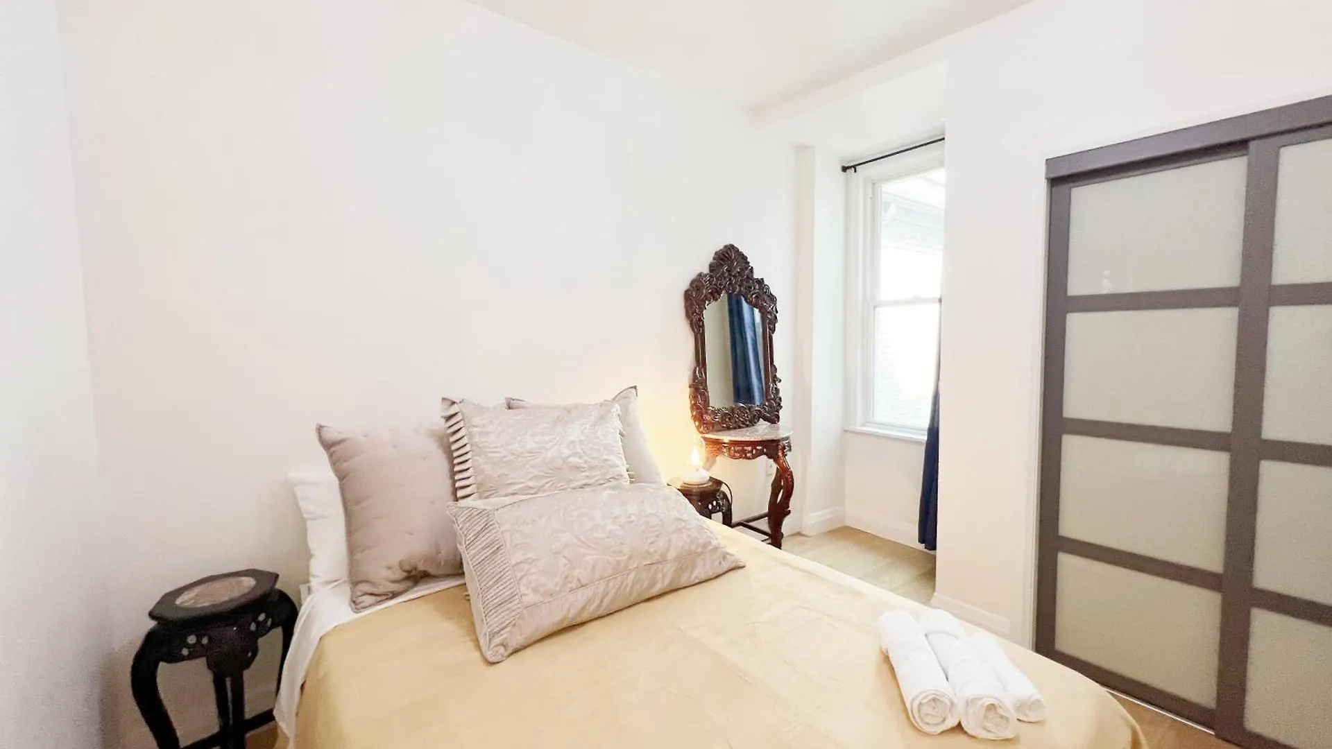 Vihome-22M- Cozy Nice Townhouse In Dt Toronto Near Wellesley And Jarvis Canada