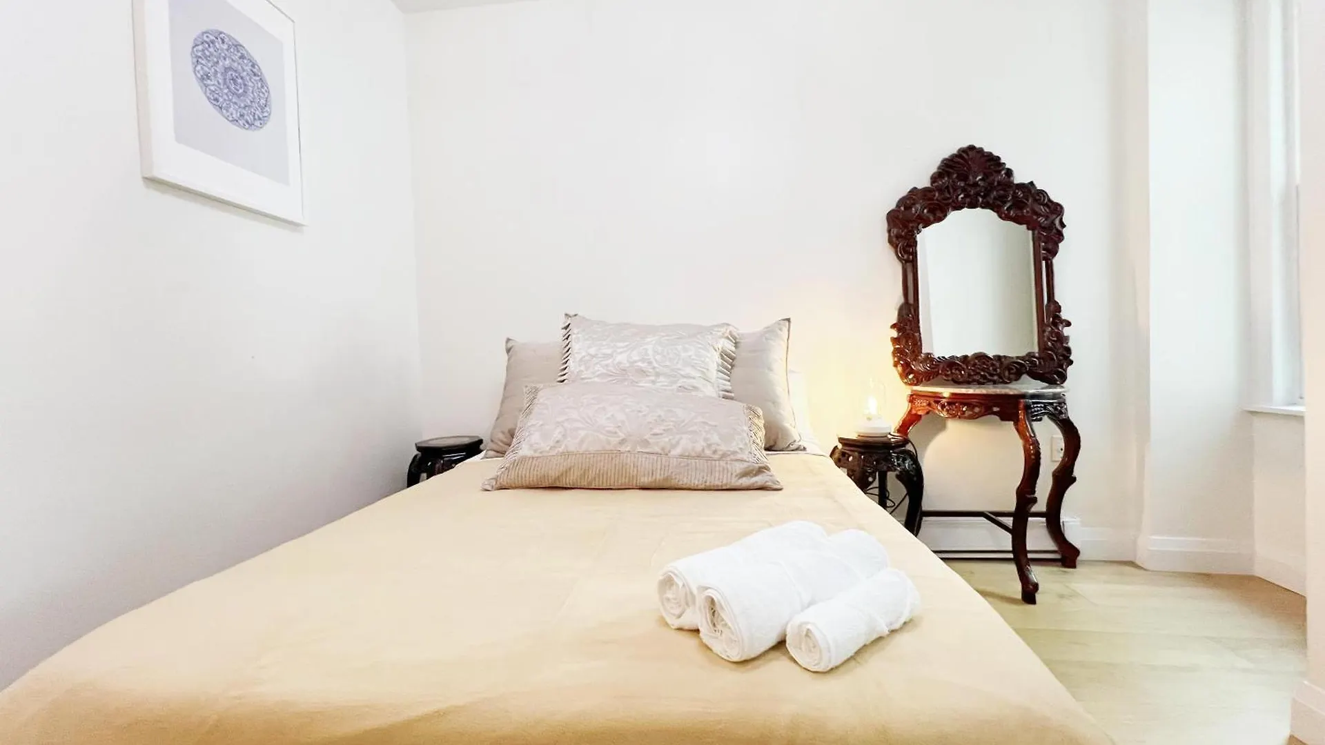 Homestay Vihome-22M- Cozy Nice Townhouse In Dt Toronto Near Wellesley And Jarvis